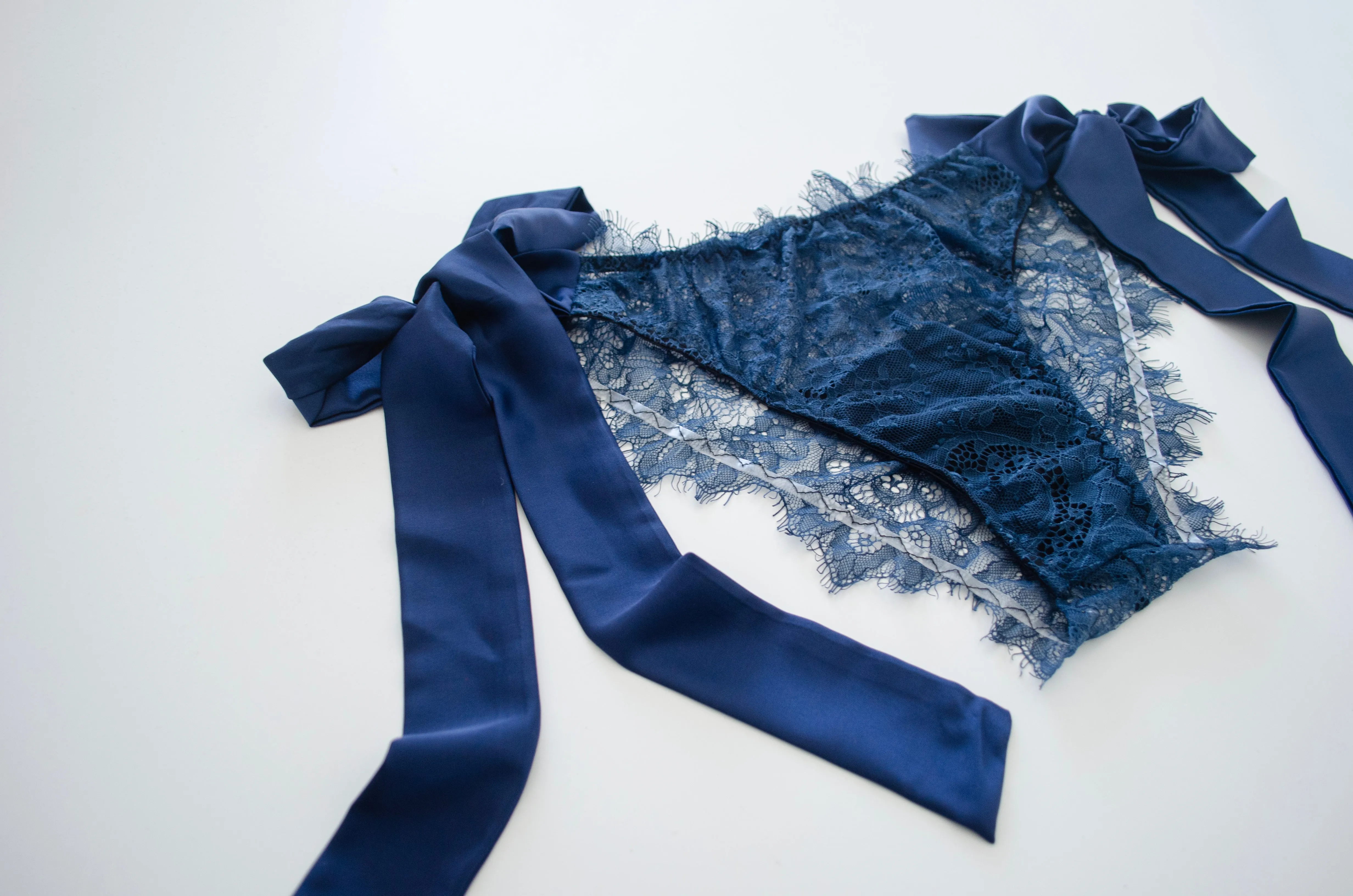Pine Tie Side Lace Set - Navy